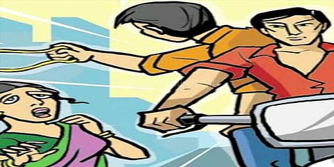 செயின் பறிப்புக் கொள்ளையனை துரத்தி பிடித்த ஐஏஎஸ் மாணவர்கள்