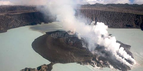 எரிமலை குமுறல்: 11 ஆயிரம்பேர் வெளியேற்றம்