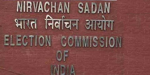 அதிமுக விவகாரம்: தினகரன் தரப்பில் ஆவணங்கள் தாக்கல்