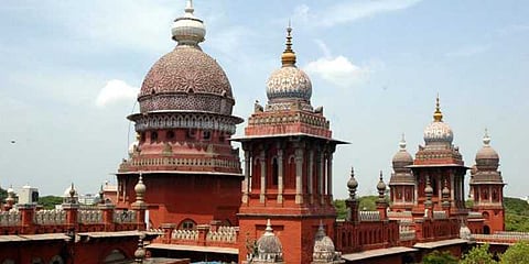 18 எம்எல்ஏக்கள் தகுதி நீக்கத்துக்கு எதிரான வழக்கு: உயர்நீதிமன்றத்தில் இன்று விசாரணை