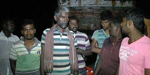 சுடுவோம் என அச்சுறுத்திய இலங்கை கடற்படை: மீட்புக்குழு மீனவர்கள் புகார்