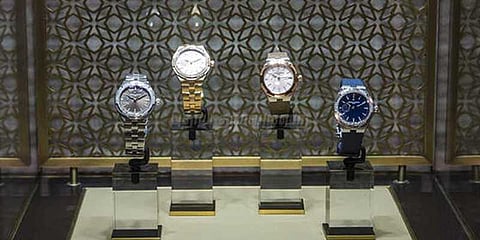 துபாயில் பிரம்மாண்ட கைக்கடிகாரம் மற்றும் நகை கண்காட்சி