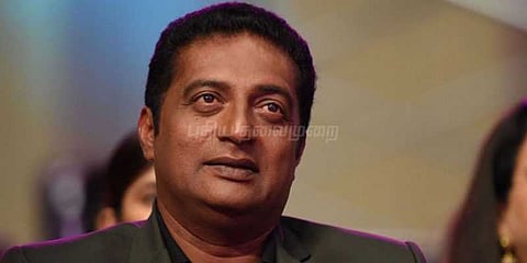 மோடியை விமர்சித்த நடிகர் பிரகாஷ் ராஜ் மீது வழக்கு