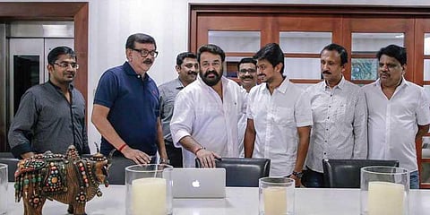 மோகன்லால் வெளியிட்ட ’நிமிர்’ டைட்டில்