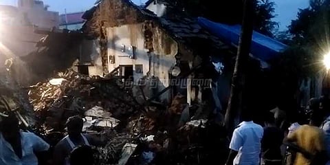 தொடர் மழை: வீடு இடிந்து 5 பேர் பலி