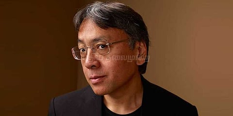 இலக்கியத்திற்கான நோபல் பரிசு பெற்ற கசுவோ இஷிகுரோ