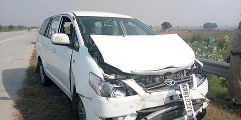 ஆர்.எஸ்.எஸ்.தலைவர் சென்ற கார் விபத்தில் சிக்கியது