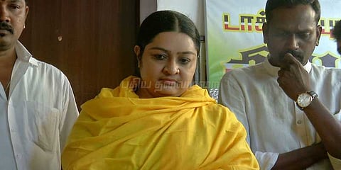 இரட்டை இலை விசாரணையை புறக்கணித்த ஜெ.தீபா பேரவை!