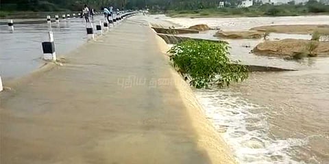 கொசஸ்தலை ஆற்றில் வெள்ளப்பெருக்கு: கரையோர மக்களுக்கு வெள்ள அபாய எச்சரிக்கை