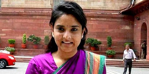 காங். சமூக வலைத்தளங்களில் செயல்பட 85% பெண்களை நிரப்பிய ரம்யா