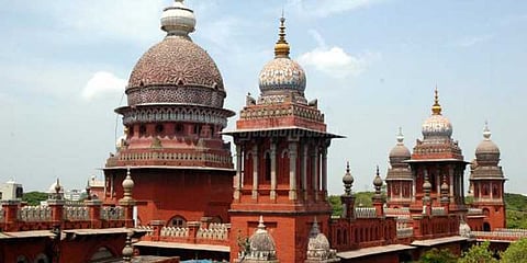 18 எம்எல்ஏக்கள் தகுதிநீக்கம்: வழக்கு ஒத்திவைப்பு