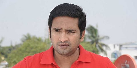 சந்தானத்தின் படங்கள் வெளியாக விடமாட்டோம்: இந்து மக்கள் கட்சி