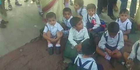 சர்க்கரை ஆலை விஷவாயு தாக்கி 100 மாணவர்கள் பாதிப்பு