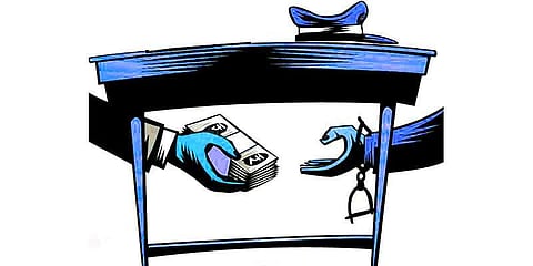 சிவகாசி துணை வட்டார வளர்ச்சி அலுவலர் சிவகுமார் கைது