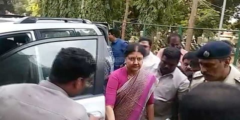 பரோல் முடிந்து மீண்டும் சிறை சென்றார் சசிகலா