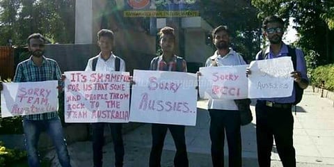 ஆஸ்திரேலிய அணி வீரர்களிடம் மன்னிப்பு கேட்ட கிரிக்கெட் ரசிகர்கள்