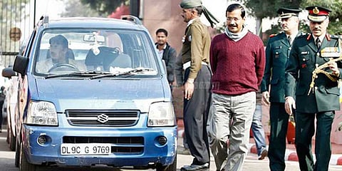 கெஜ்ரிவாலின் பிரபலமான நீல நிற கார் திருட்டு போனது..!