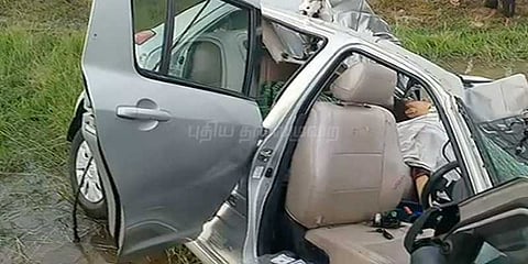 கார் மீது கண்டெய்னர் மோதல்: ஒரே குடும்பத்தைச் சேர்ந்த 4 பேர் உயிரிழப்பு