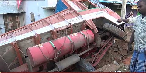 போதையில் விபத்துக்கு பின்பும் மது குடித்த ஓட்டுநர்: பொதுமக்கள் அதிர்ச்சி