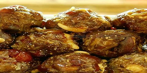 தீபாவளி இனிப்புகளை கவனமாக வாங்க வேண்டும்: ஆட்சியர் வேண்டுகோள்