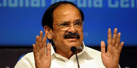 ஆங்கிலம் படிக்கலாம், ஆங்கிலேயராக வாழக்கூடாது: வெங்கய்யா நாயுடு