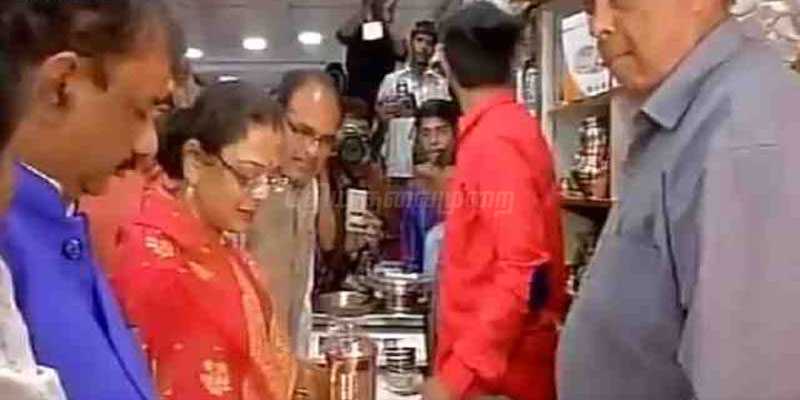 தீபாவளிக்கு பாத்திரங்கள் வாங்க கடைக்கு சென்ற முதலமைச்சர்