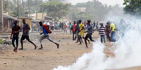 50 வருட குடும்ப ஆட்சிக்கு எதிராக போராட்டம்: துப்பாக்கிச்சூட்டில் 7 பேர் படுகாயம்