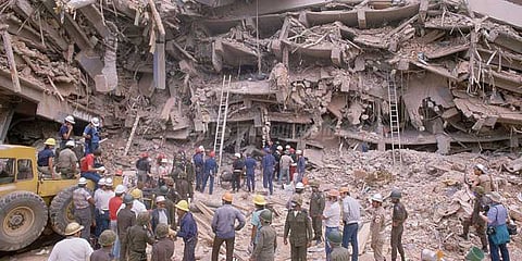 நிலநடுக்கப் பாதிப்புகளை சீரமைக்க அரசு உதவக் கோரி மெக்சிகோ மக்கள் பேரணி