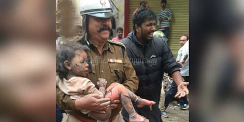 பெங்களூரு விபத்தில் மீட்கப்பட்ட சிறுமி உறுப்புகள் செயலிழந்ததால் உயிரிழப்பு