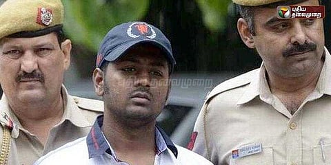 பெங்களூரில் சுதந்திரமாக திரிந்த சுகேஷ் சந்திரசேகர்: சலுகை காட்டிய 7 போலீசார் இடைநீக்கம்