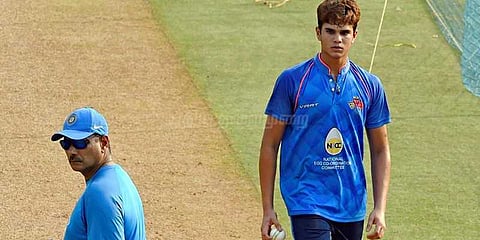 கோலி, தவானுக்கு பந்து வீசிய சச்சின் மகன்!