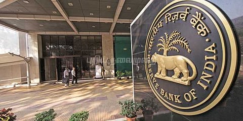 வங்கி கணக்குடன் ஆதார் எண்ணை இணைப்பது கட்டாயம்தான்: ஆர்.பி.ஐ விளக்கம்