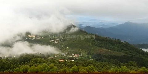 கொடைக்கானல் மேக மூட்டமும் சுற்றுலாப் பயணிகள் கூட்டமும்