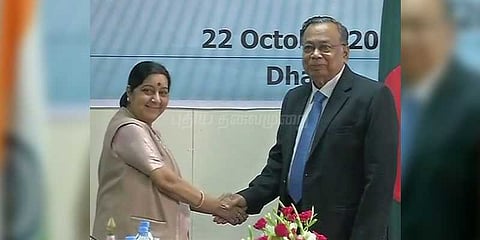 வங்கதேசம் சென்றார் சுஷ்மா: ரோஹிங்யா அகதிகள் பற்றி பேச வாய்ப்பு