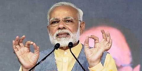 தேர்தல் ஆணையத்தை கேள்வி கேட்கக் கூடாது: காங்கிரஸ் மீது மோடி பாய்ச்சல்