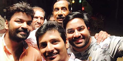 காசியில் கலகலப்பு படப்பிடிப்பு தொடங்கியது