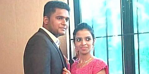 மதமாற்ற திருமணத்தால் ஊரைவிட்டு ஒதுக்கப்பட்ட முஸ்லீம் குடும்பம்