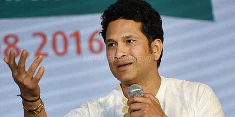 நடைமேம்பாலங்களை சீரமைக்க சச்சின் நிதி ஒதுக்கீடு