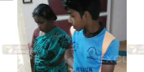 சிறுவனுக்கு சிகிச்சை அளித்த துப்புரவு பணியாளர்