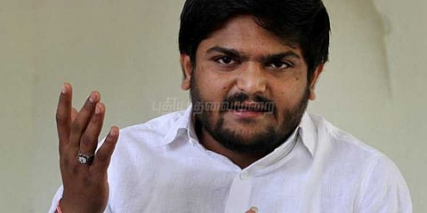 மோடியைப் போல் நள்ளிரவில் யாரையும் சந்திக்க மாட்டேன்: ஹர்திக் பட்டேல்