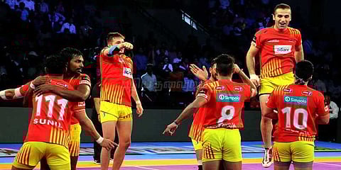 புரோ கபடி லீக்: இறுதிபோட்டிக்கு முன்னேறிய குஜராத்