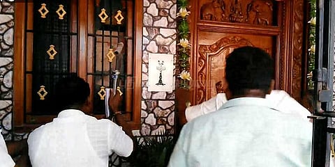 ரூ.15 லட்சம் வாங்கியதற்கு ரூ.35 லட்சம் செலுத்தியும் தீராத கடன்