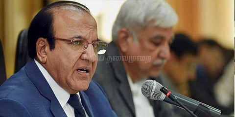 குஜராத்தில் திட்டங்களை அறிவிக்க அவகாசம்: தேர்தல் ஆணையம் மறுப்பு