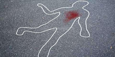 டிவி சேனல் பார்ப்பதில் மோதல்: உதவி இயக்குநர் அடித்துக்கொலை