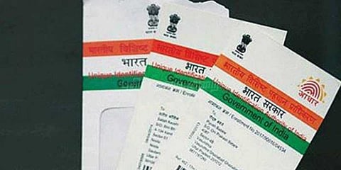 ஆதார் அட்டை குளறுபடி: ஒரே நாளில் பிறந்தநாள் கொண்டாடும் கிராமம்.