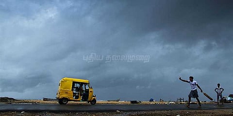 தமிழகம் மற்றும் புதுச்சேரியில் வடகிழக்கு பருவமழை தொடங்கியது