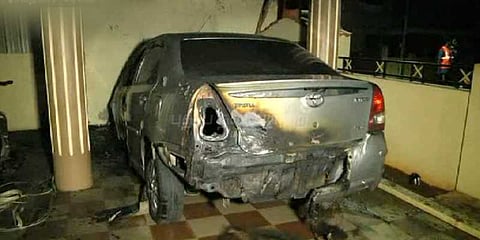 உட்கட்சி பூசல்: திமுக முன்னாள் எம்பி வீட்டில் குண்டு வீச்சு