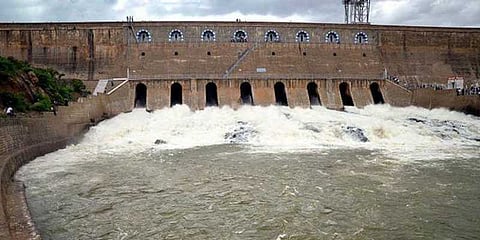 மேட்டூர் அணைக்கு நீர்வரத்து குறைந்தது: சாகுபடிக்காக 15,000 கனஅடி நீர்திறப்பு