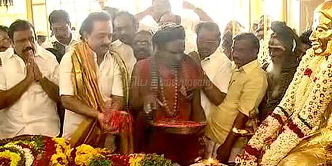 பசும்பொன் தேவர் நினைவிடத்தில் மு.க. ஸ்டாலின் மரியாதை