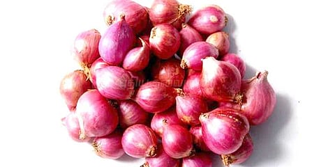 மழை: சின்ன வெங்காயம் விலை உயர்வு